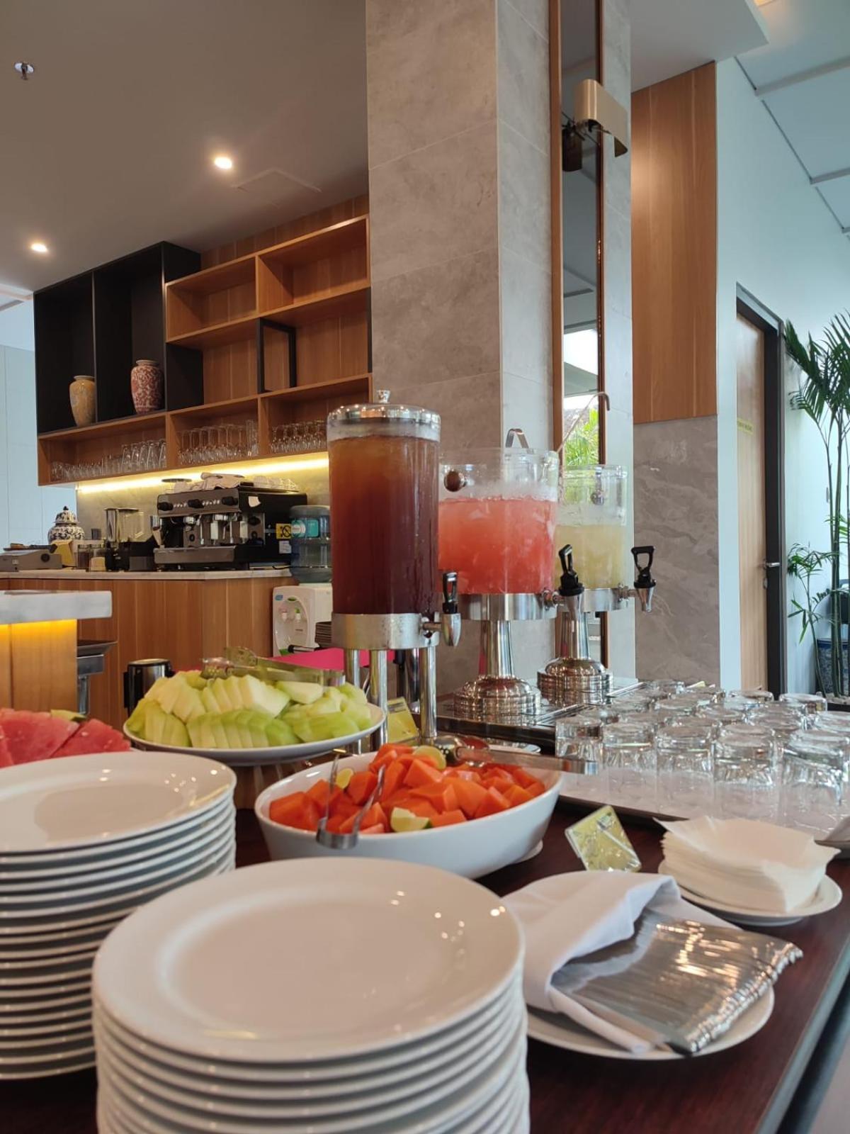 Rv Hotel Gianyar Ubud  Exterior photo